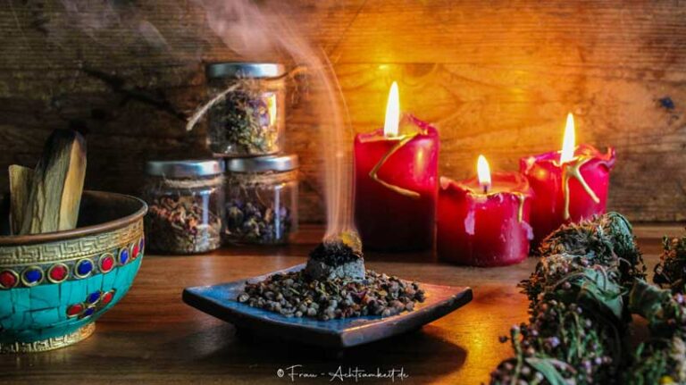 Was zu den Rauhnächten räuchern? - Frau Achtsamkeit - Achtsamkeitsblog